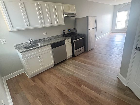 4th image of 3508 Woodbrook Ave #1
