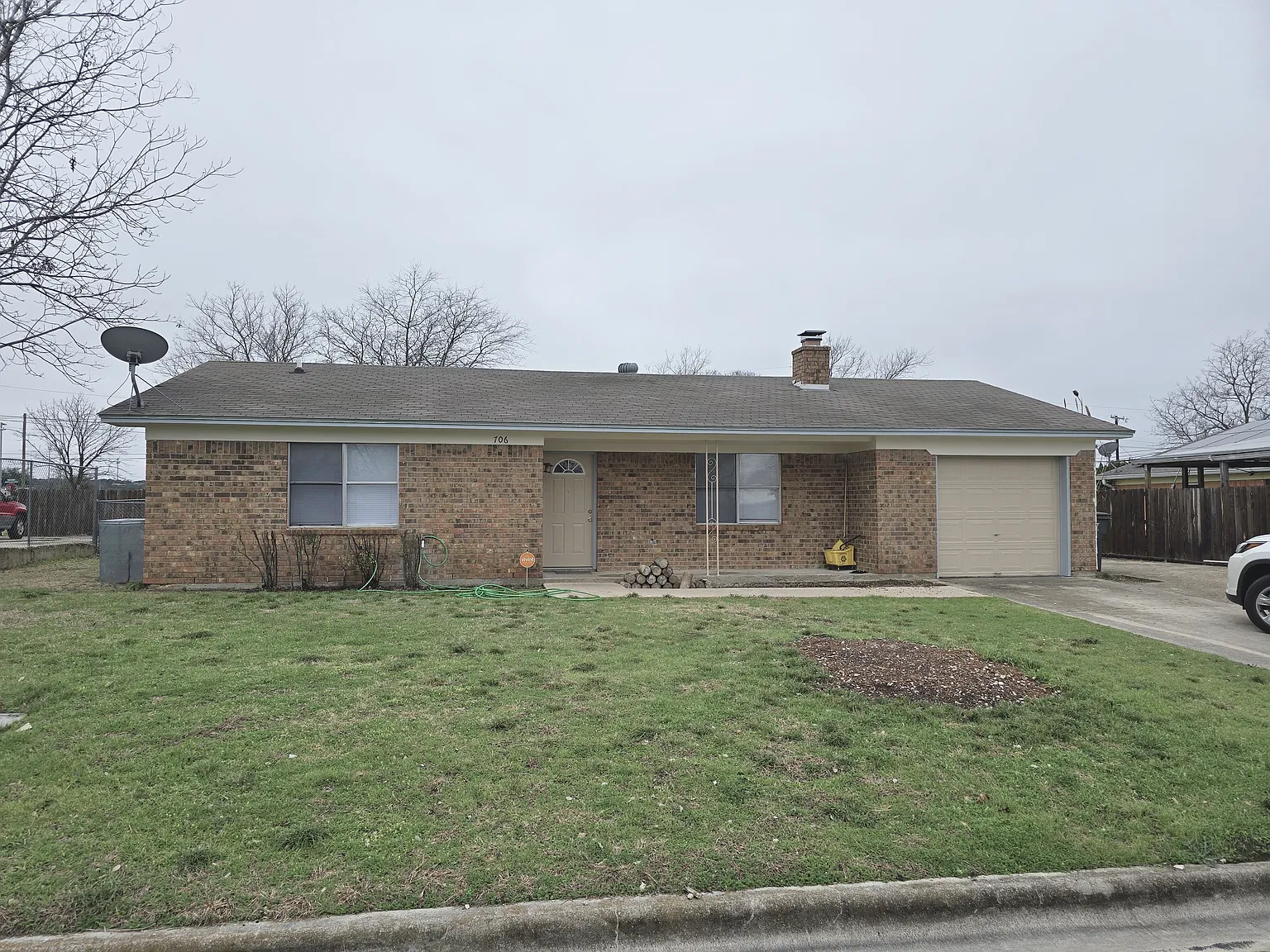 3 bed, 1026 sqft, $1,195 — Photo 1
