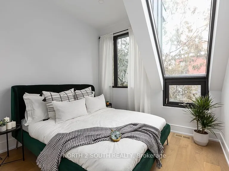 918 Manning Ave #B — Photo 6