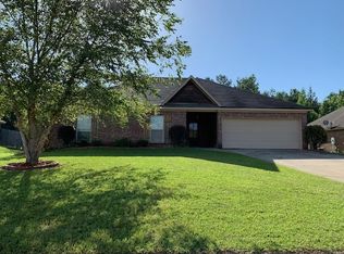 535 Roxbury Pl, Florence, MS 39073