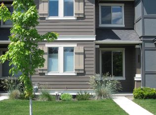 3237 SW 28th St, Redmond, OR 97756