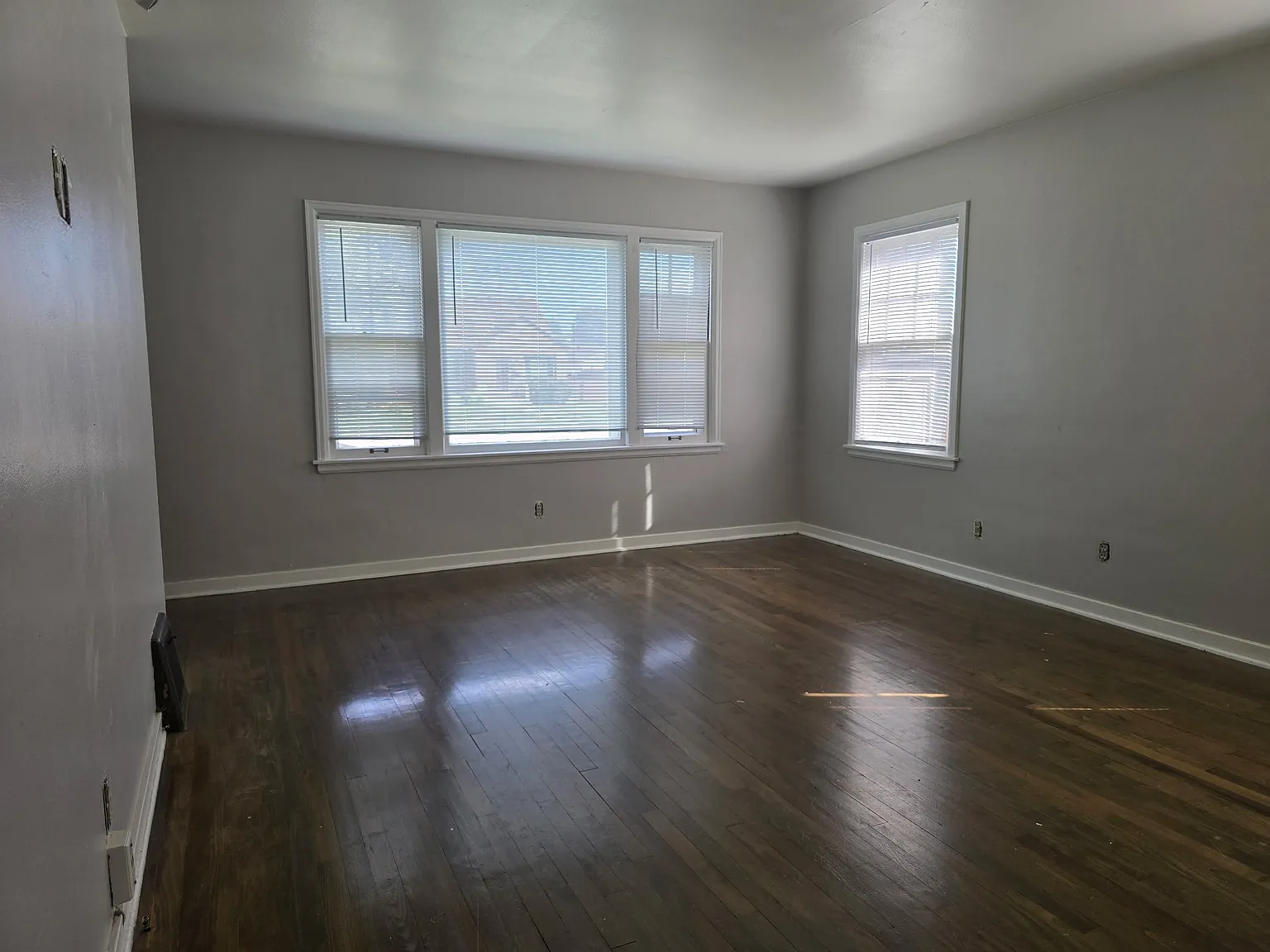 2 bed, 1000 sqft, $1,365 — Photo 4