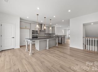 3225 Drift St, Charlotte, NC 28278