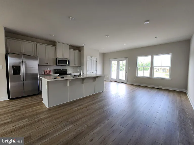 9400 Tanfield Dr — Photo 8