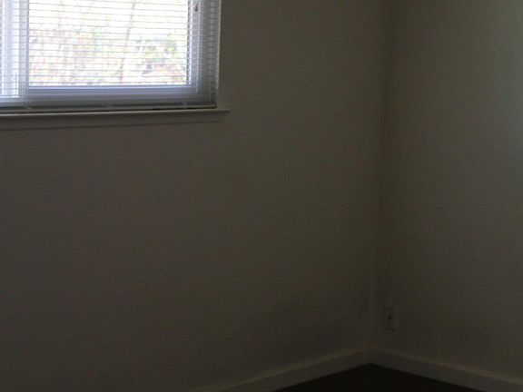 5th image of 4764 Greenholme Dr APT 4