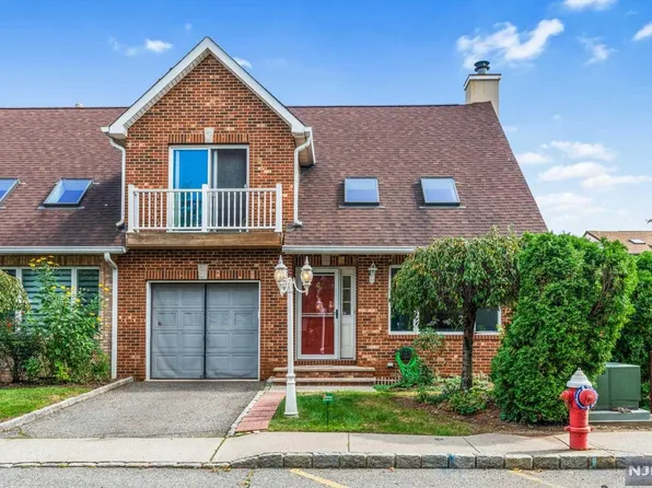 48 Main St APT 4, Little Ferry, NJ 07643
