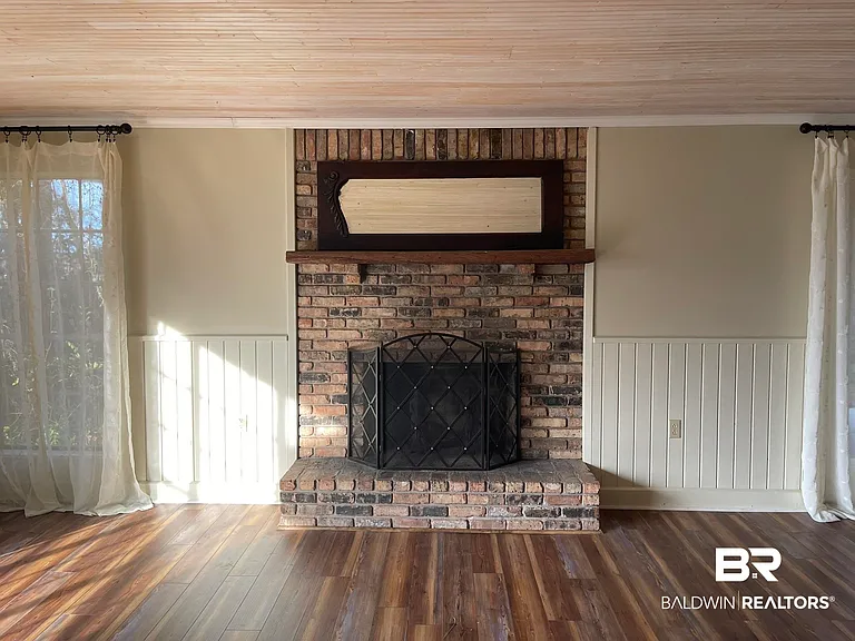 6621 Purvis Rd — Photo 32