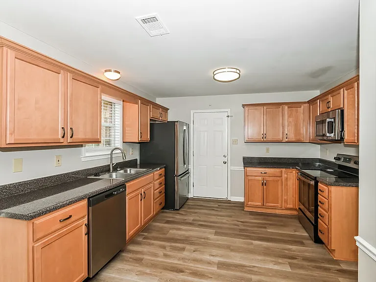 2236 Oak Hollow Ln — Photo 7