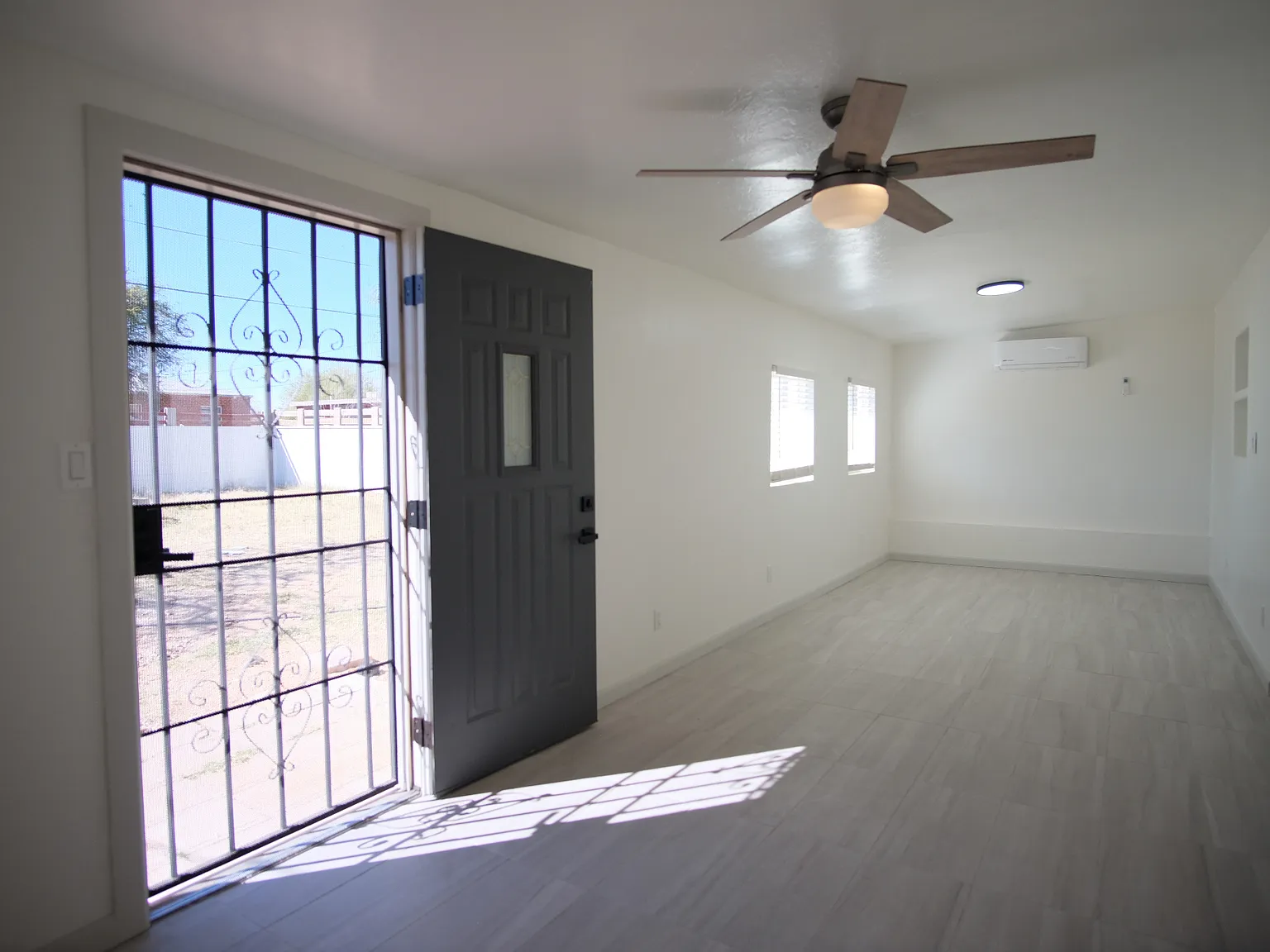 3 bed, 1164 sqft, $1,550 — Photo 2