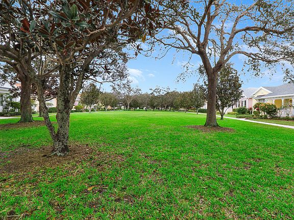4th image of 223 Poinciana Drive