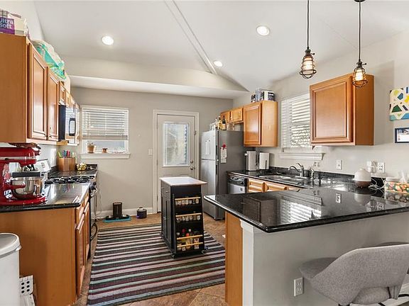 3rd image of 234 20th St