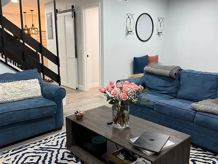 SW 102nd Pl — Photo 12