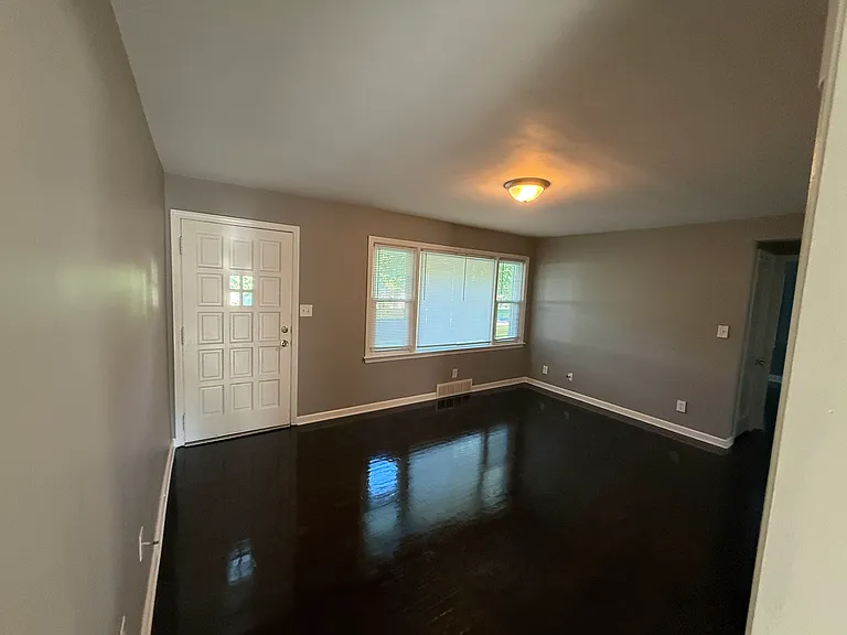 5731 N Amoret Ave — Photo 13