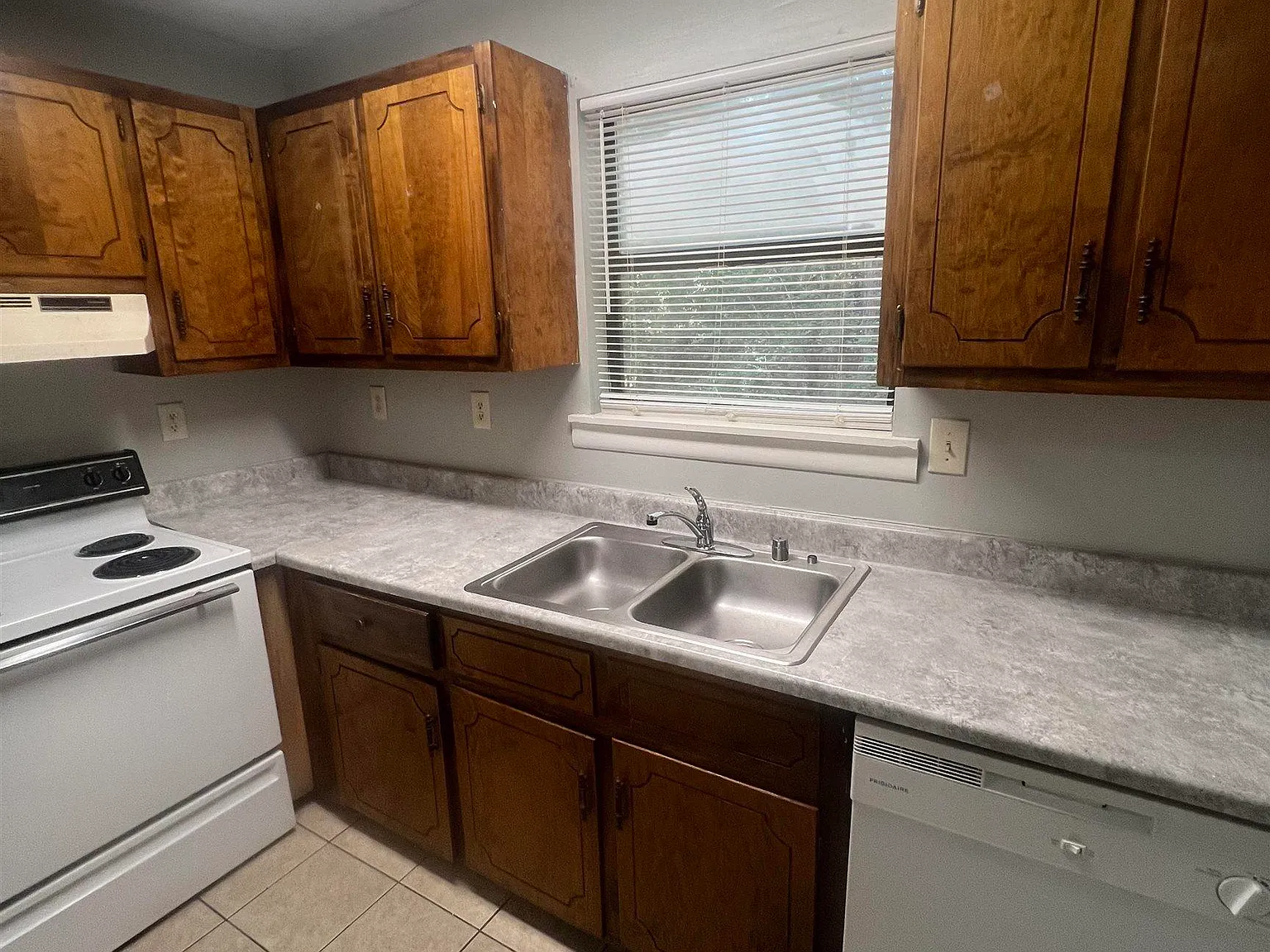 2 bed, 1.0 bath, 840 sqft, $900 — Photo 4