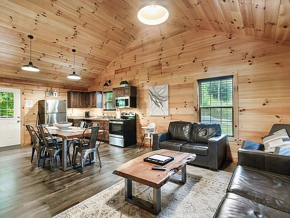 5th image of 535 Golf Rd