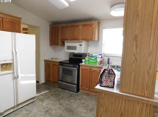 201 16th St, Myrtle Point, OR 97458