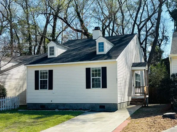 631 Varsity Dr, Wilmington, NC 28403