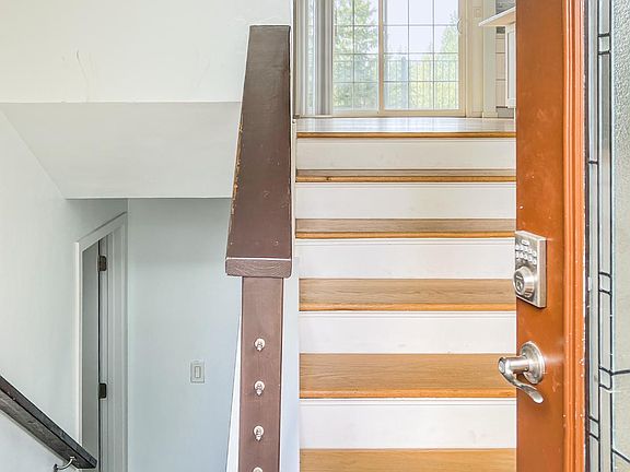 4th image of 21714 NE 18th Way