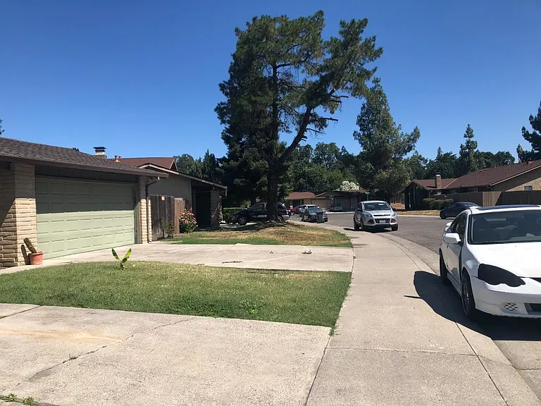 1728 Silver Creek Cir — Photo 6
