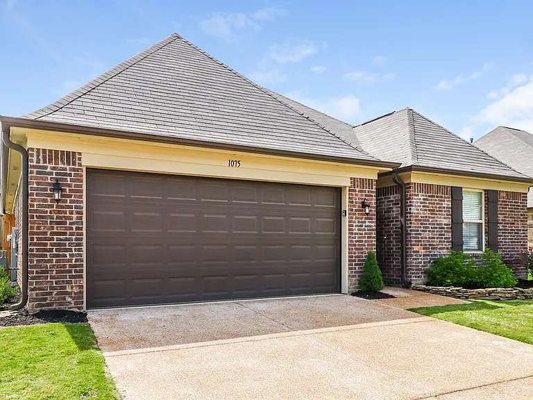 1075 Carib Loop W — Photo 3