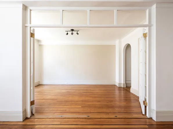 7 Park Avenue image 3 of 8