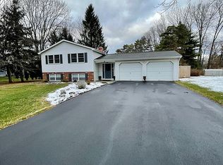 28 Haystack Rd, Clifton Park, NY 12065