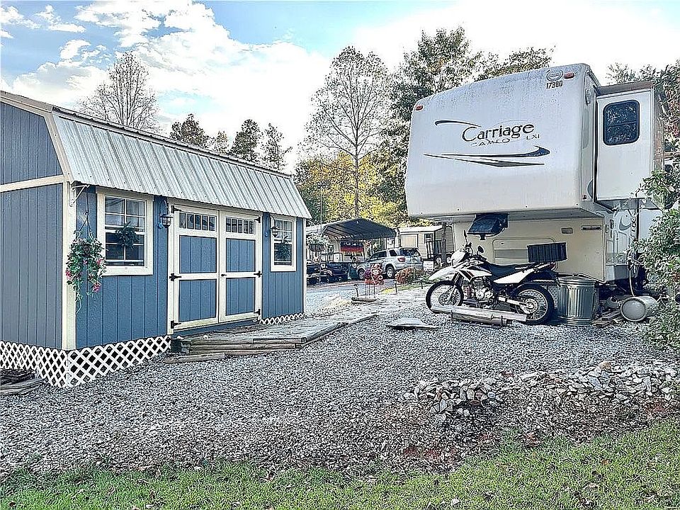 2nd image of 1010 Concord Dr
