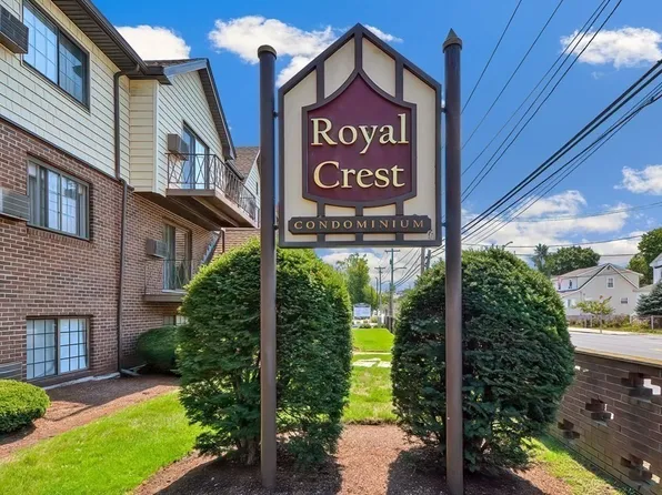 1 Royal Crest Dr APT 12, Randolph, MA 02368