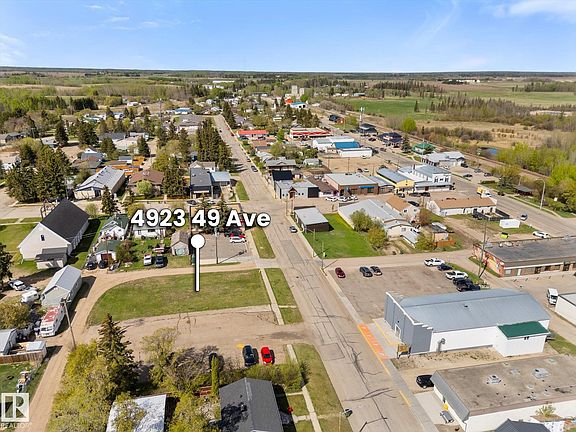 5th image of 4923 49th Ave