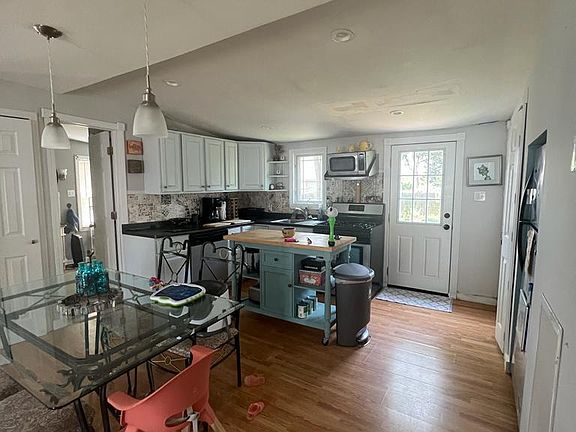 4th image of 12 Annanias Ave