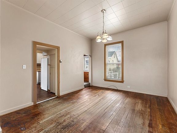 5th image of 522 W Park St