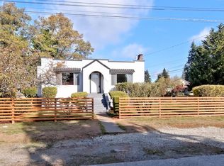 422 N 122nd St, Seattle, WA 98133