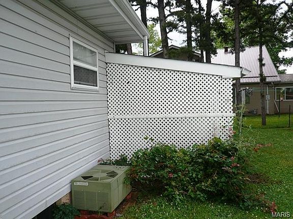 3rd image of 414 E Washington Ave
