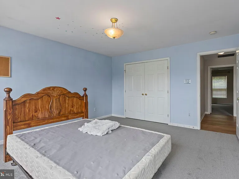 929 N York Dr — Photo 19