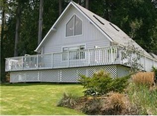 210 E Forest Ln, Belfair, WA 98528