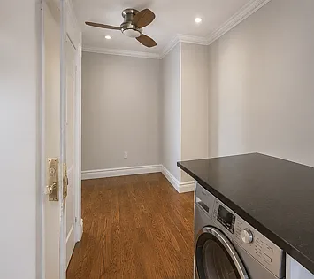 330 E 35th St #3 — Photo 2