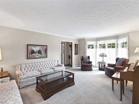 2nd image of 410 Beacon Ct