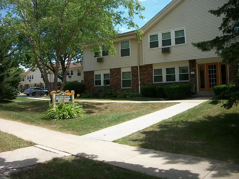Morningside Hills Apartments-Waukesha — Photo 1