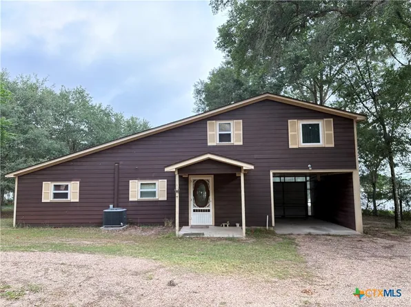 104 Crooked Creek Dr, Sheridan, TX 77475