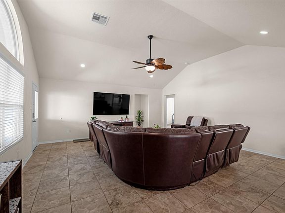 3rd image of 2115 Red Cedar Trl