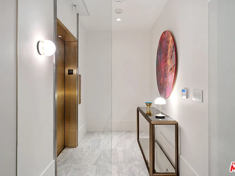 8420 Sunset Blvd #307 — Photo 4