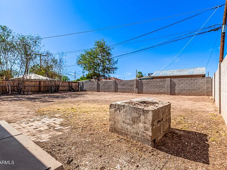 1238 E Vine Ave — Photo 26