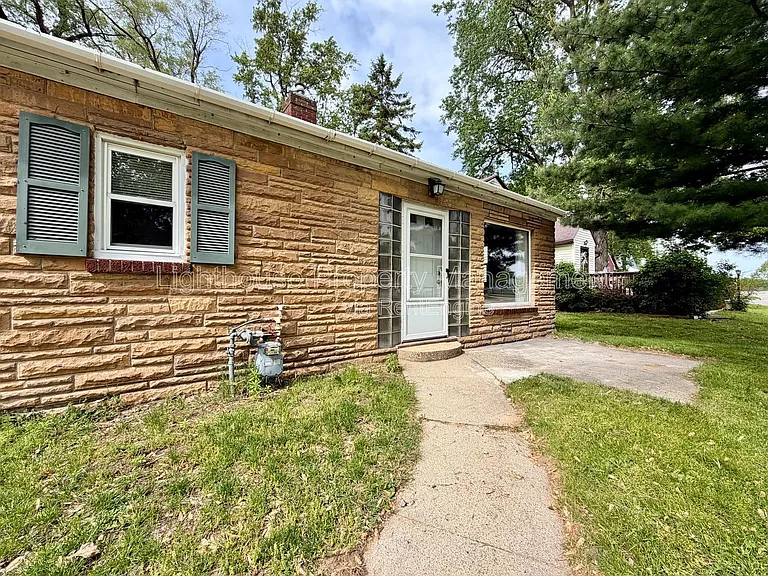 2449 Hillside Dr NW — Photo 16