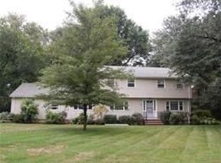 135 Worthen Rd, Lexington, MA 02421