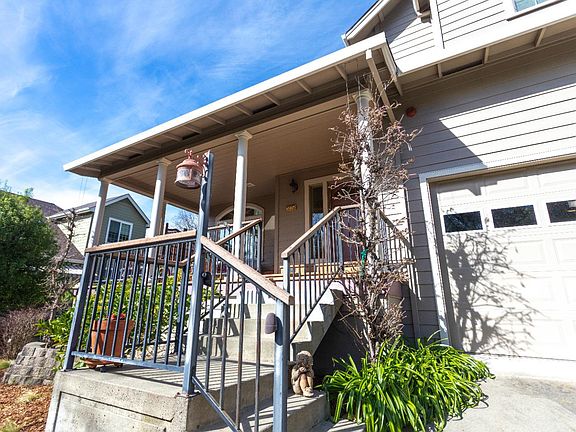 4th image of 230 Clear Ridge Drive