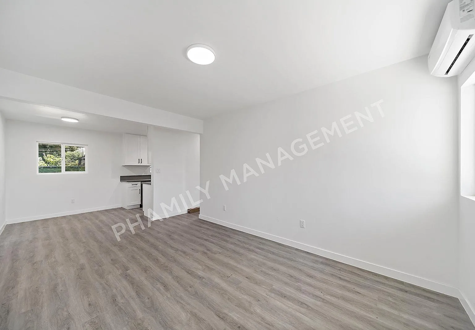 159 N Meridith Ave — Photo 1