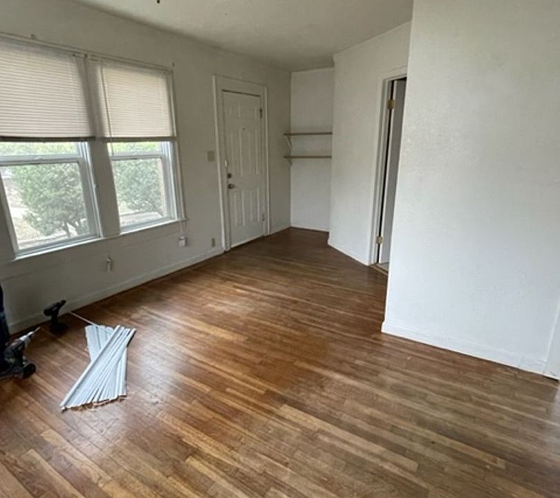1st image of 1600 N Water St