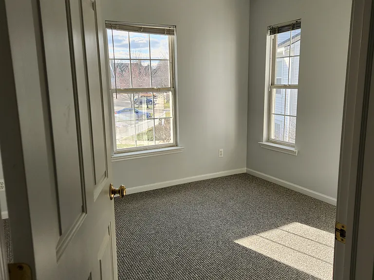 2690 S Knightsbridge Cir — Photo 5