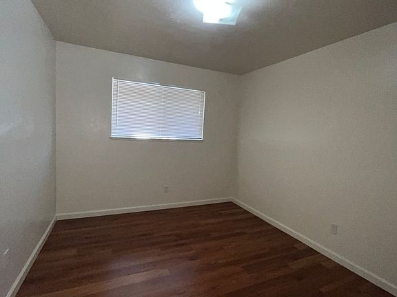 5th image of 733 S County Center Dr #3143-C