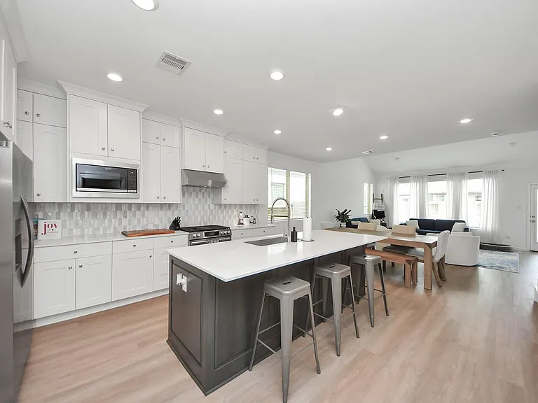 4946 Sky Bluff Dr — Photo 8